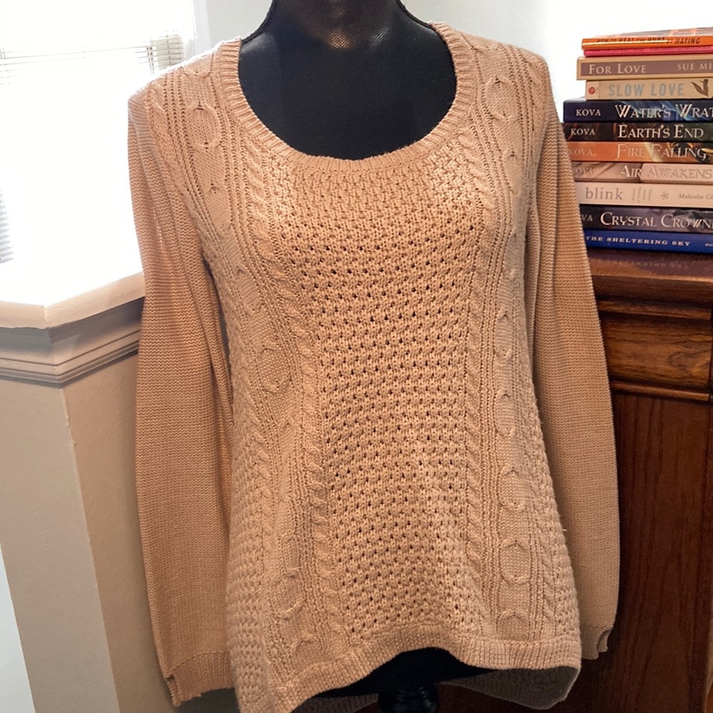 ZARAKNIT barely worn classic cable knit design